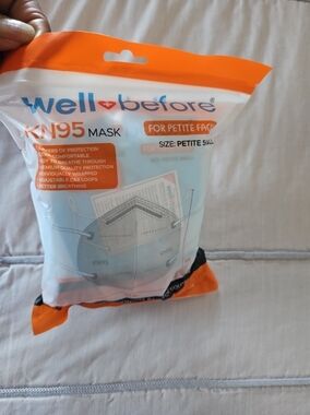 wellBefore KN95 Face Mask (10) Petite Small - 4.5"×5"